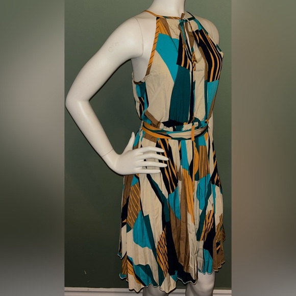 Multicolor Geometric Print Dress - Picture 2 of 3